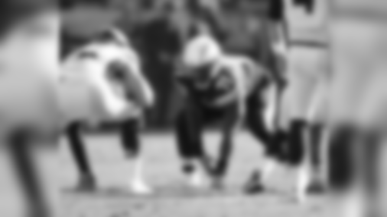 Damion Square sets up at the line versus the Denver Broncos at StubHub Center on Sun. Nov. 18, 2018.