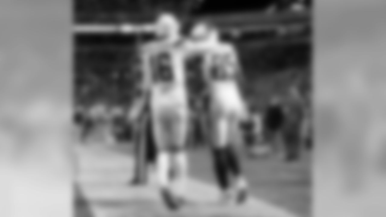 Tyrell Williams and Antonio Gates celebrate touchdown drive during the Week 13 matchup against the Pittsburgh Steelers.
