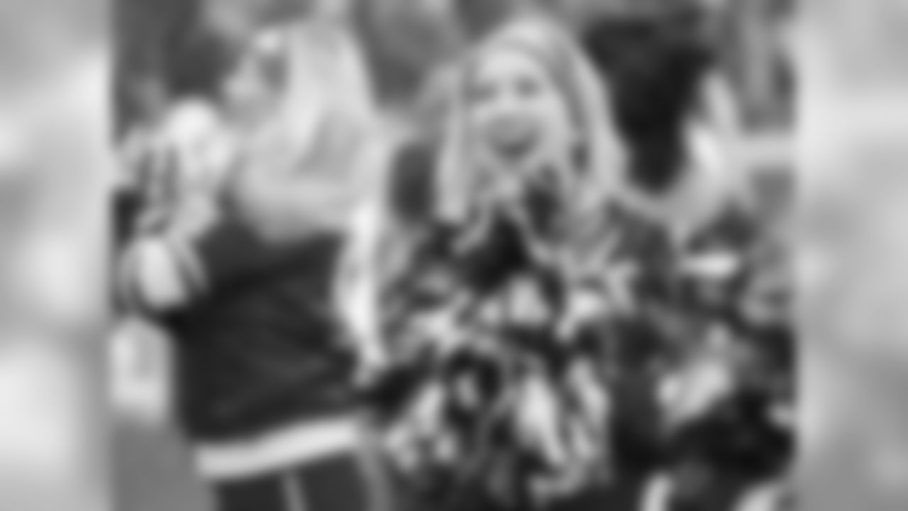 029_IndyCheer_DivPO