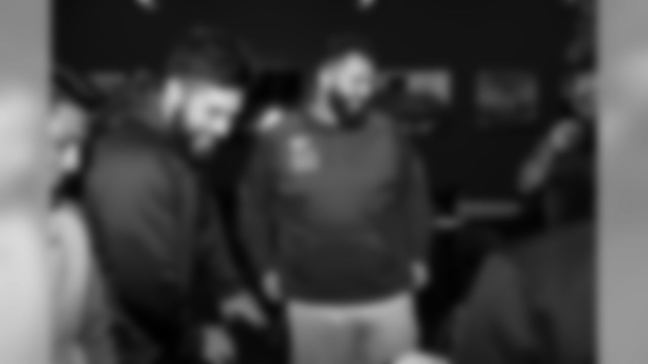 Laurent Duvernay-Tardif, along with the help of his teammates, explains the basics of healthy living and nutrition to a group of 20 young men from BoysGrow on Monday afternoon. The player-led initiative marked the second installment of the players’ “4th Quarter Program” which seeks to address social justice areas of particular importance to the players themselves.