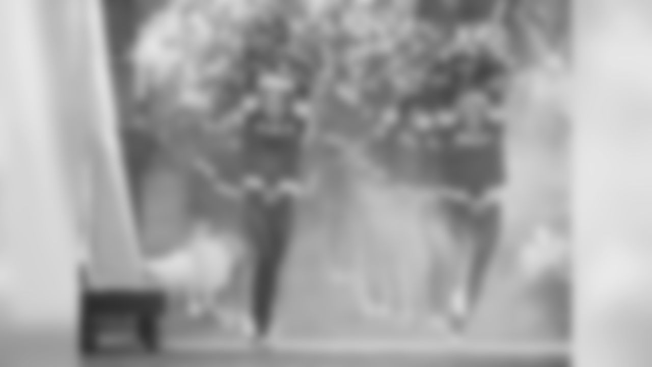 007_2018_ChiefsRaiders_Cheer