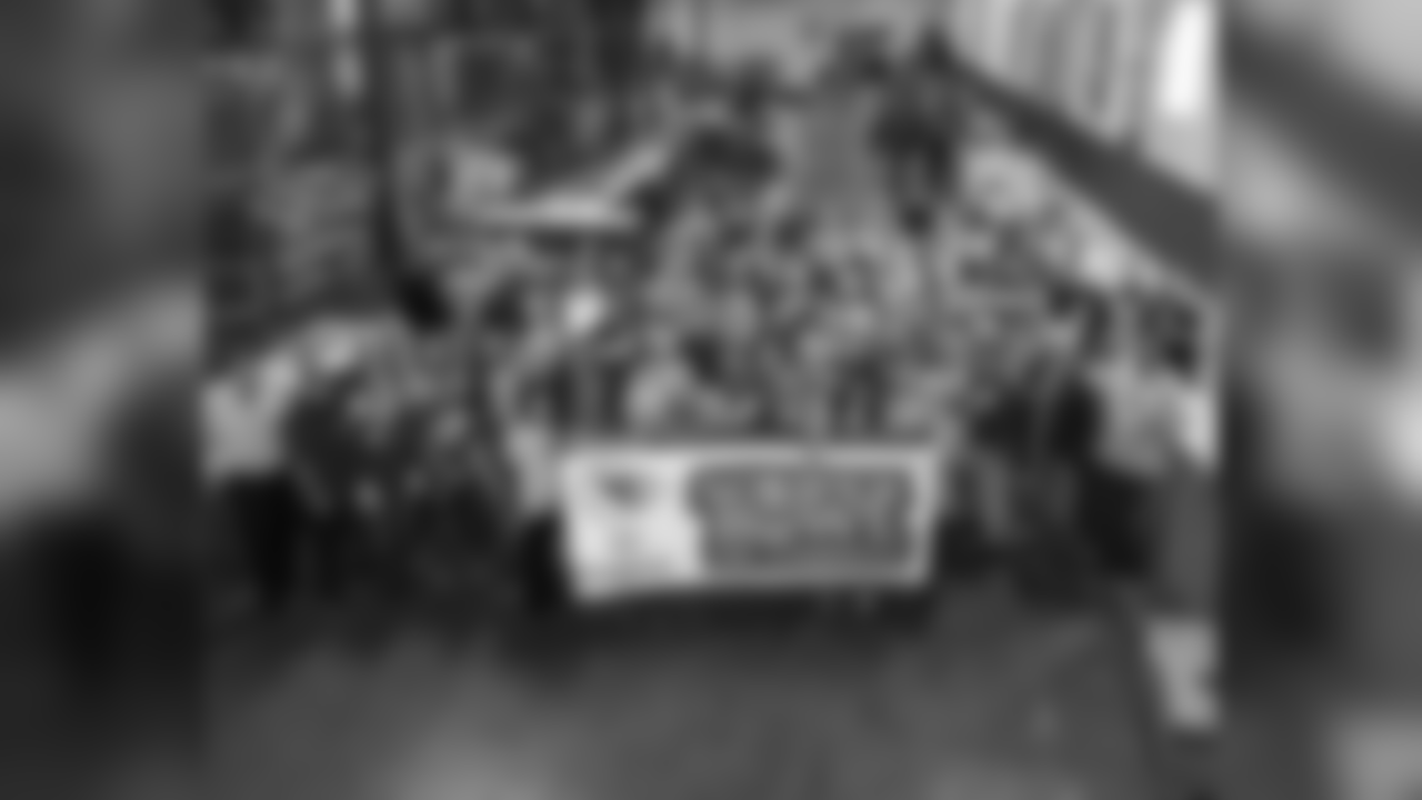 033SB_Caring19