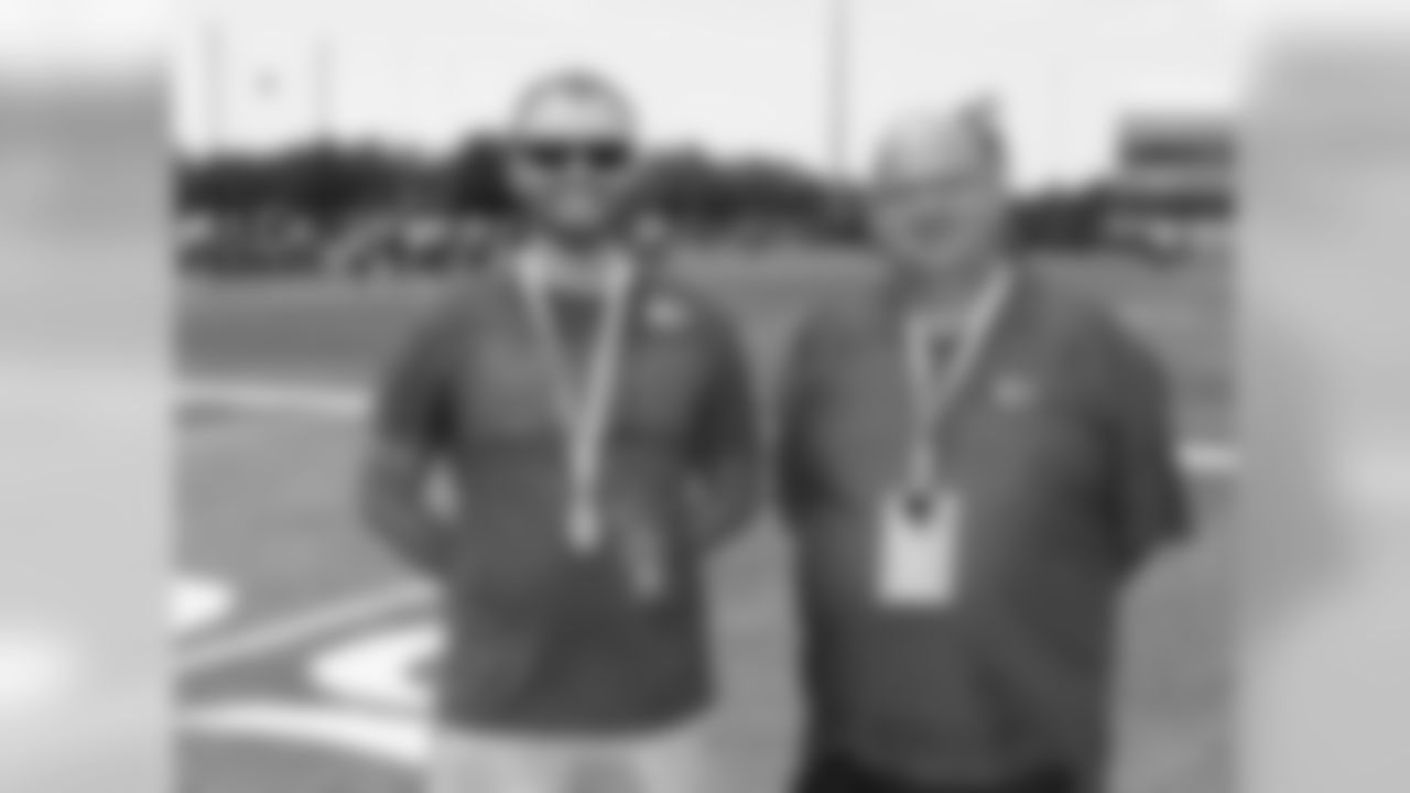 Kansas City Chiefs fans got their first look at the Chiefs in action at a live practice during Minicamp on Wednesday.