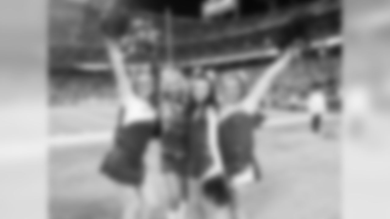 A look at the Kansas City Chiefs Cheerleaders during the Chiefs vs Bengals game