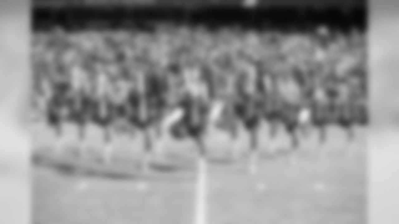 A look at the Kansas City Chiefs Cheerleaders during the Chiefs vs Broncos game