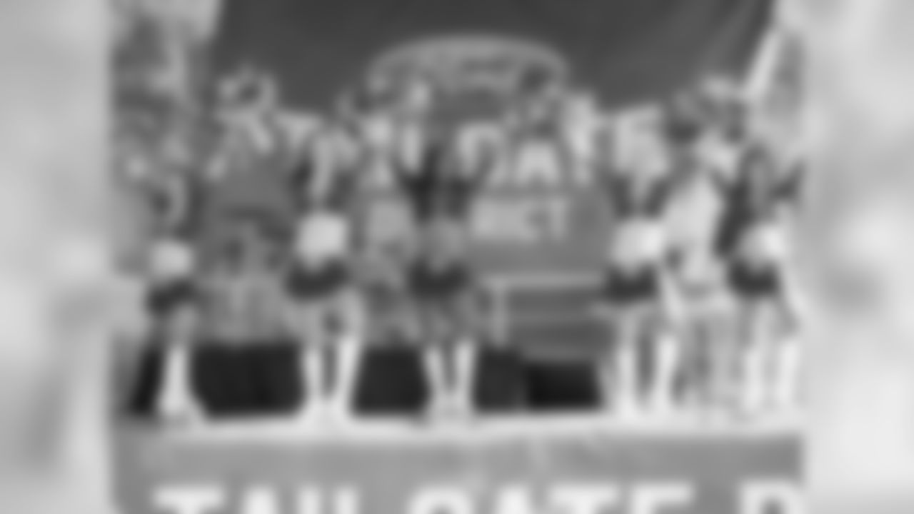A look at the Kansas City Chiefs Cheerleaders during the Chiefs vs 49ers game
