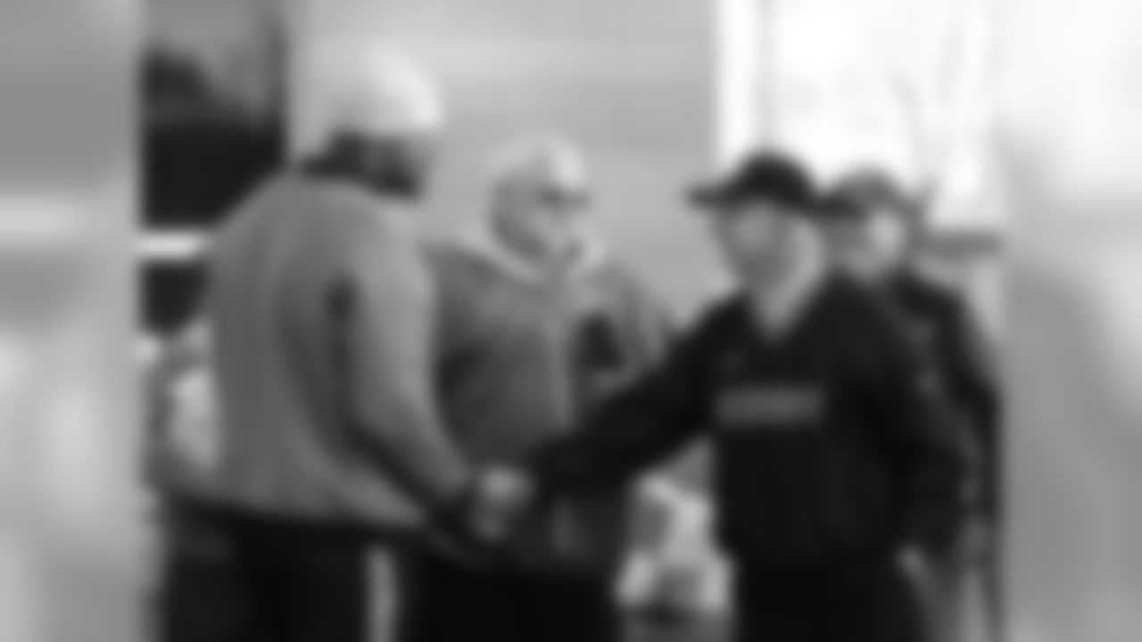 Kansas City Chiefs defensive tackle Chris Jones (95), partnered with with Mosaic Lifecare, helped distribute Thanksgiving meals to people at 2nd Harvest Community Food Bank in St. Joseph, MO.