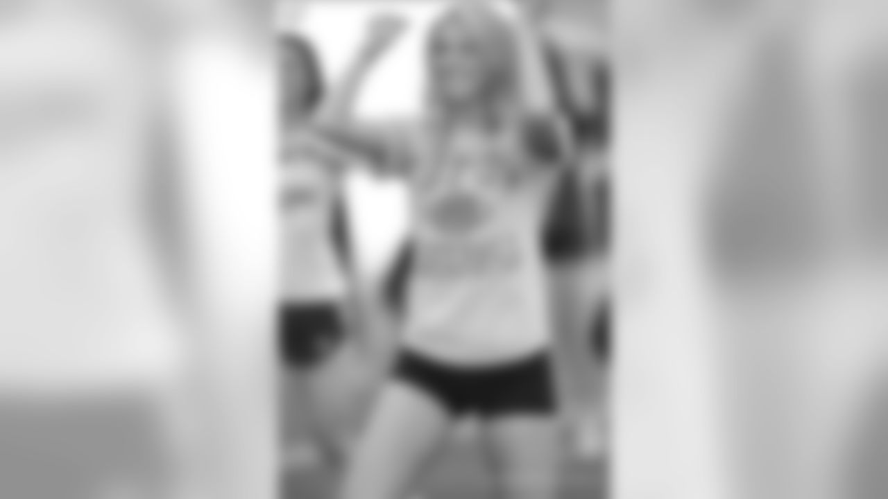 2015_0917_CheerPrac_0405