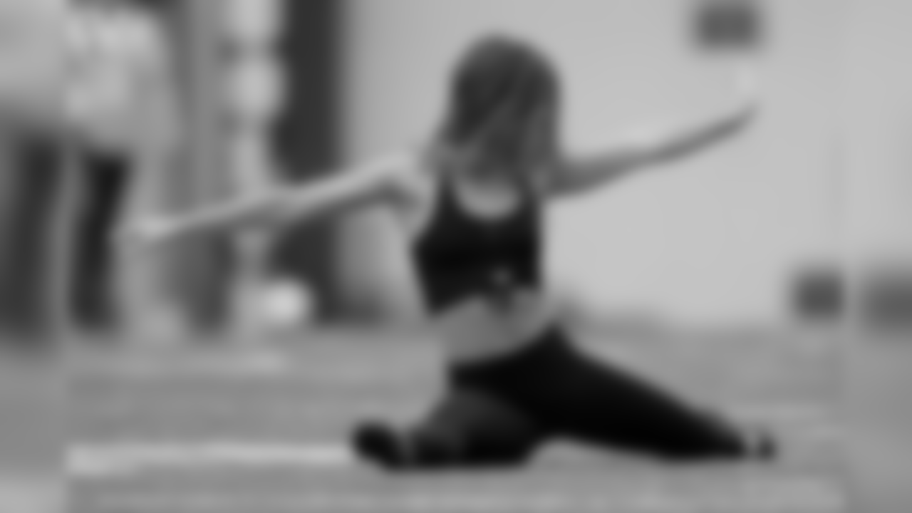 A behind the scenes look at the 2019 cheer finalists during last nights dance practice.
