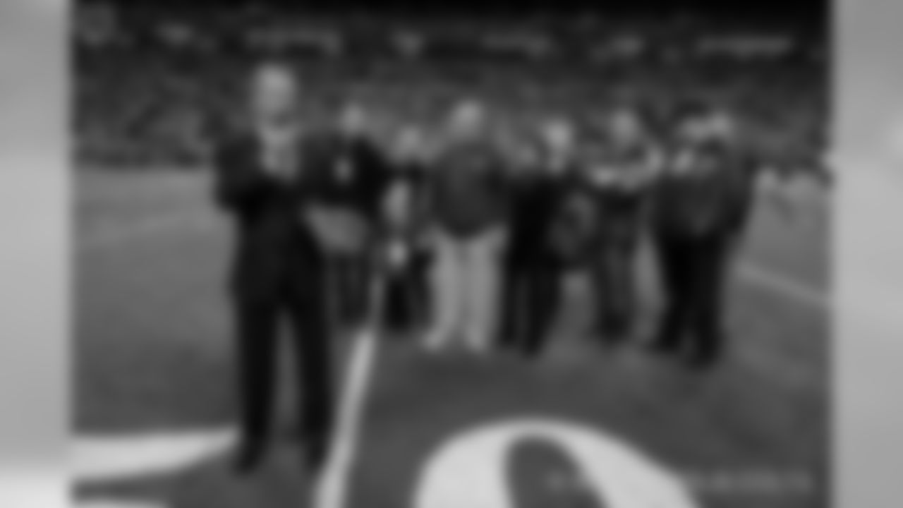 Howard Mudd has over 40 years of NFL experience as a coach and player and he re-joins Indianapolis after serving as the Colts offensive line coach for 12 seasons (1998-2009).