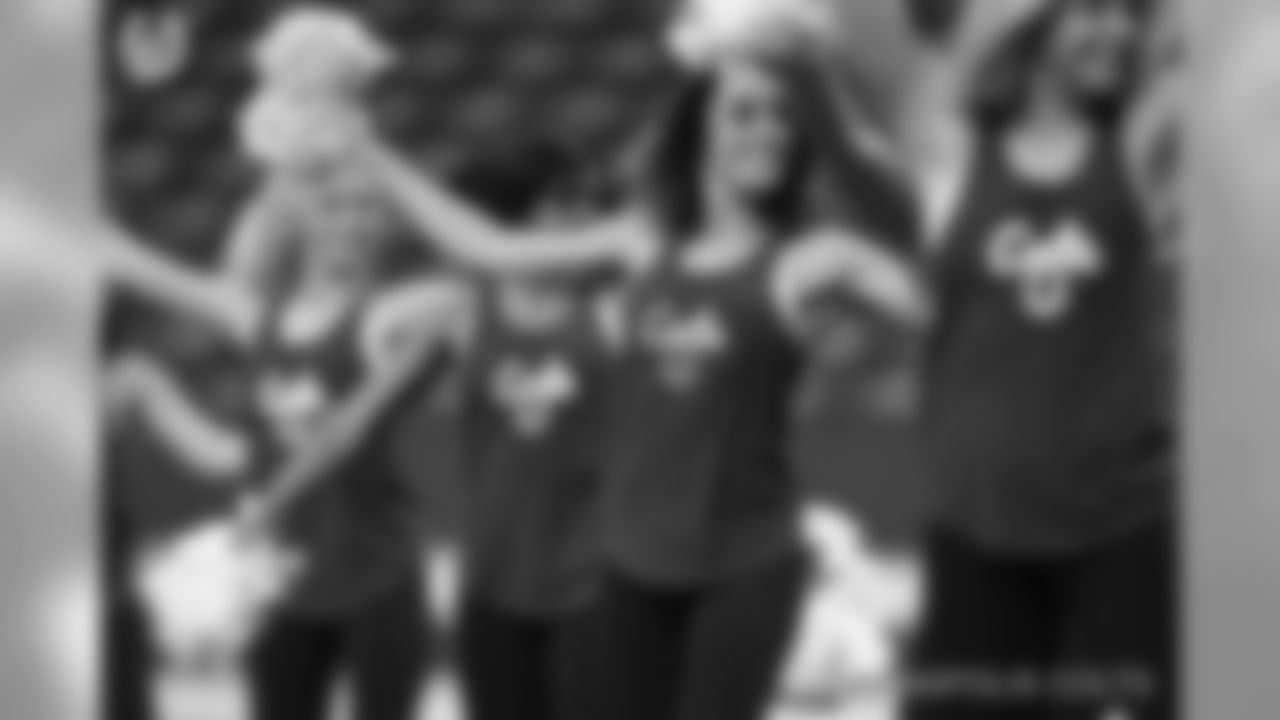 2018_1213_Cheer_1976