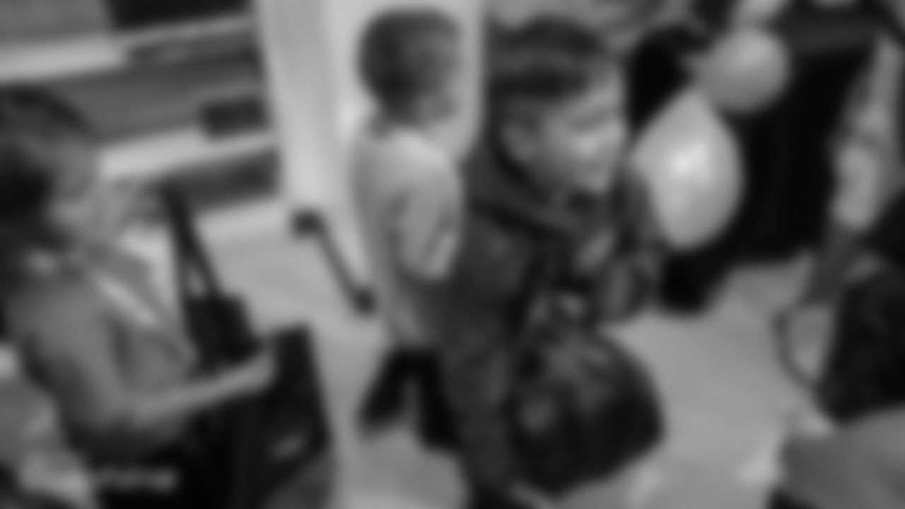 111618-TurkeyGiveaway-CG4106