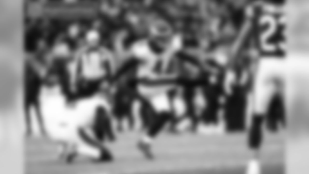 K Jake Elliott: "Bear(s) down. #MovingOn #SkiMaskSZN"
