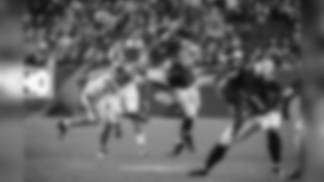 Brent Celek against the Panthers
