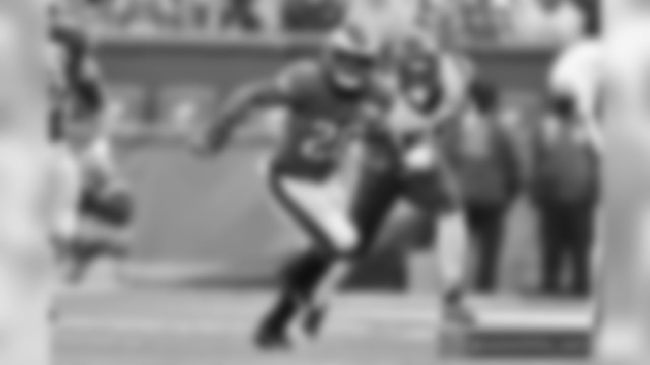 RB Wendell Smallwood: "Let’s keep it R O L L I N G! 🦅 #SKIMASKSZN"