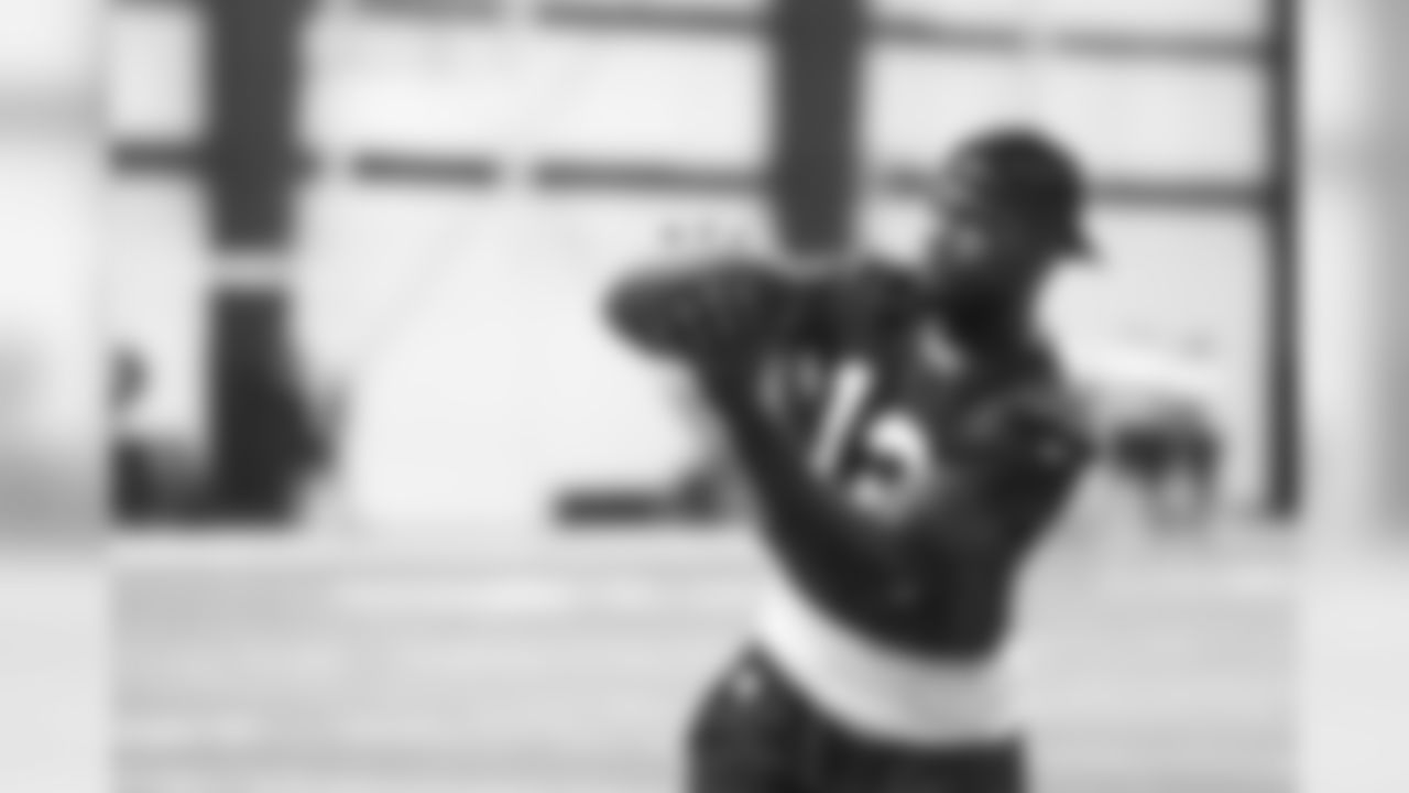 WR Mohamed Sanu