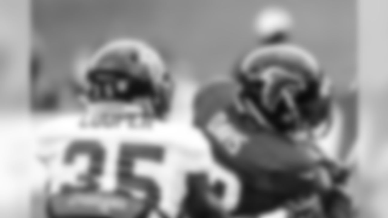 S Secdrick Cooper, WR Reggie Davis