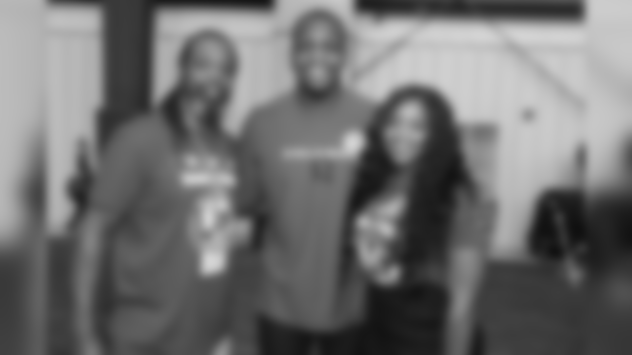 WR Mohamed Sanu, playing for Lykisha Gooding, Army