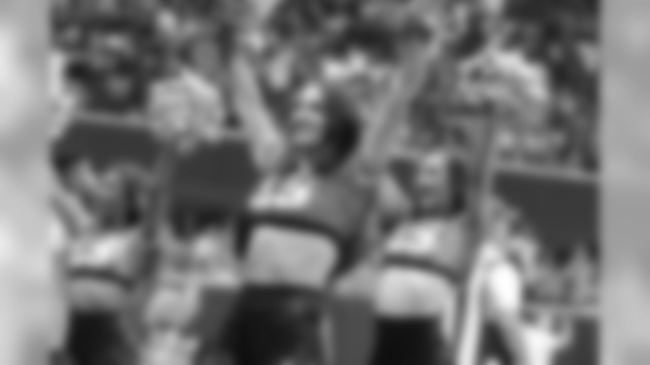 NOvsATL_Cheer_AB_09232018_0232