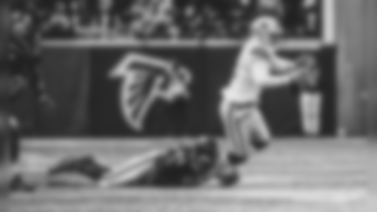 OLB Vic Beasley Jr.
Atlanta Falcons / Lynn Bass