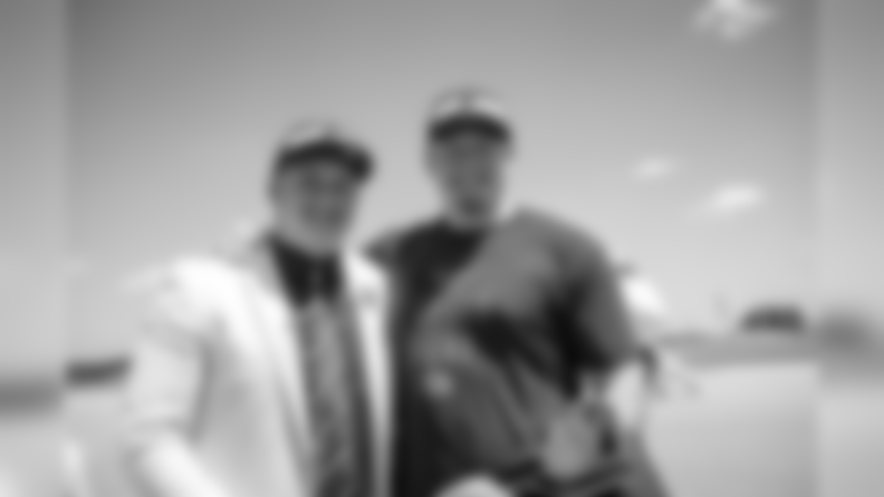 G Chris Lindstrom, OT Kaleb McGary