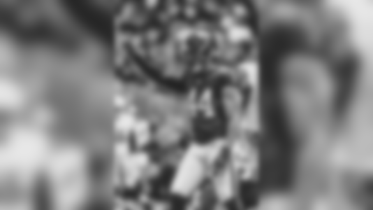 OLB Vic Beasley Jr.
Atlanta Falcons / Lynn Bass