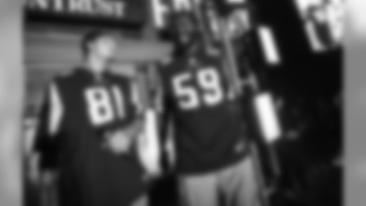 TE Austin Hooper, LB De'Vondre Campbell