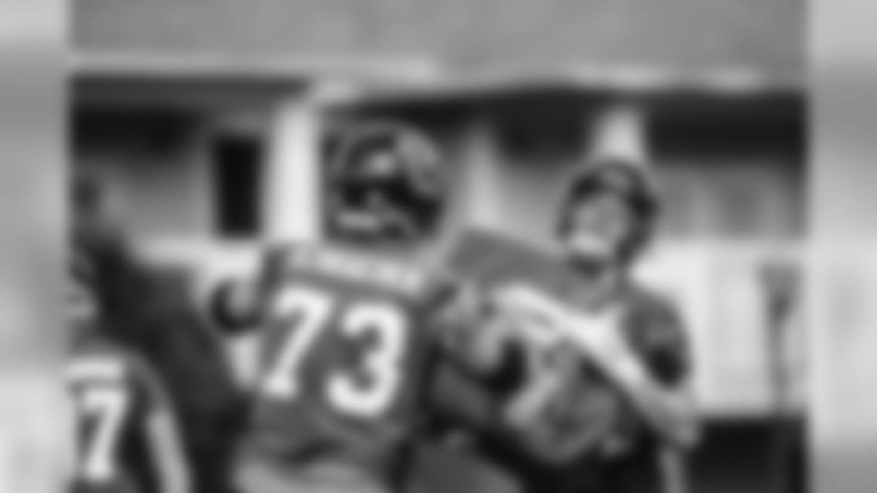 T Ryan Schraeder
Atlanta Falcons / Carmen Mandato