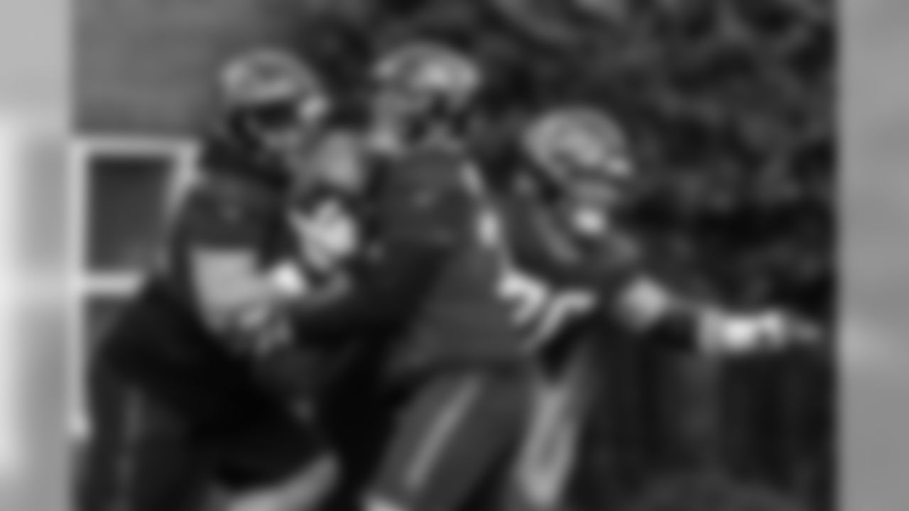 G Wes Schweitzer, T Daniel Brunskill, T Jake Matthews
Atlanta Falcons/ Kara Durrette