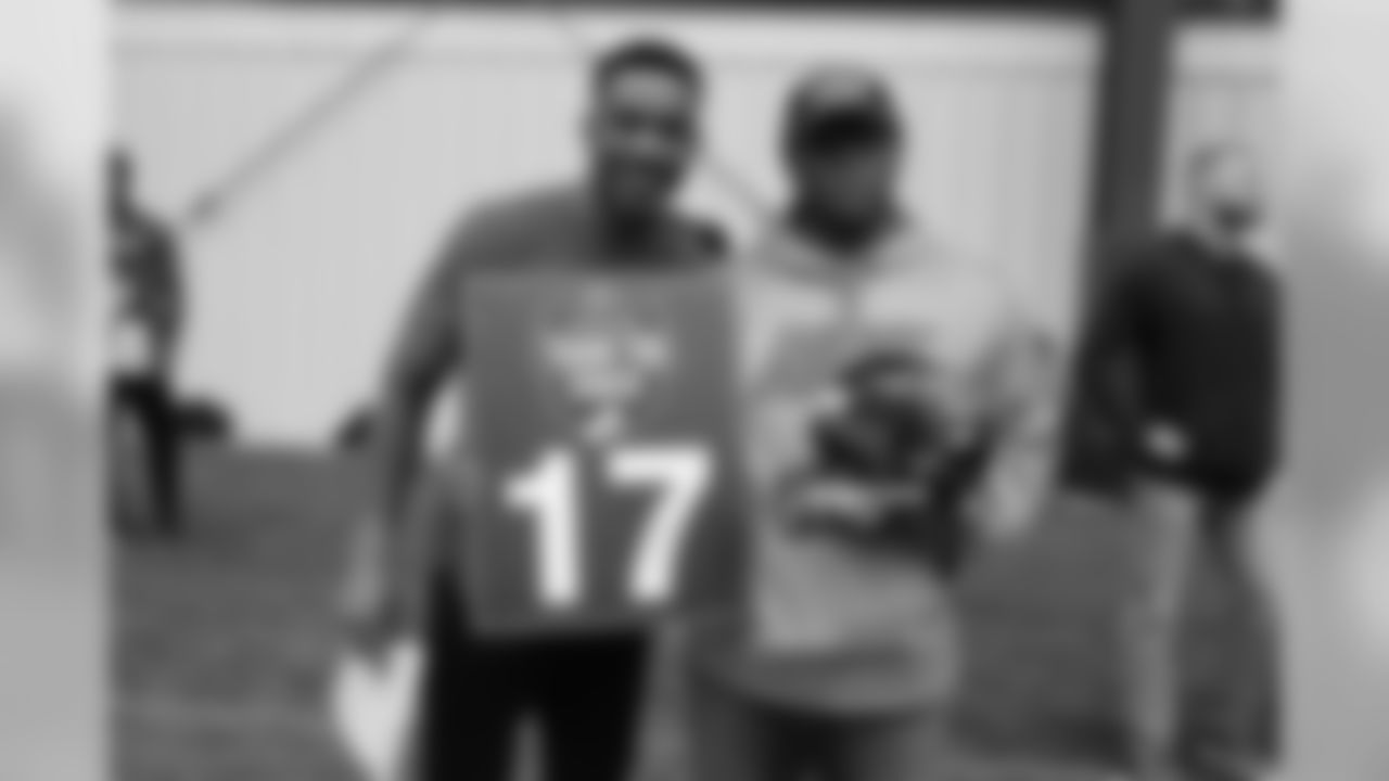 WR Marvin Hall