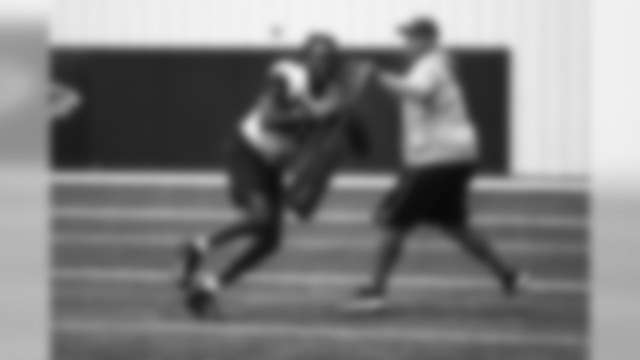 LB De'Vondre Campbell
