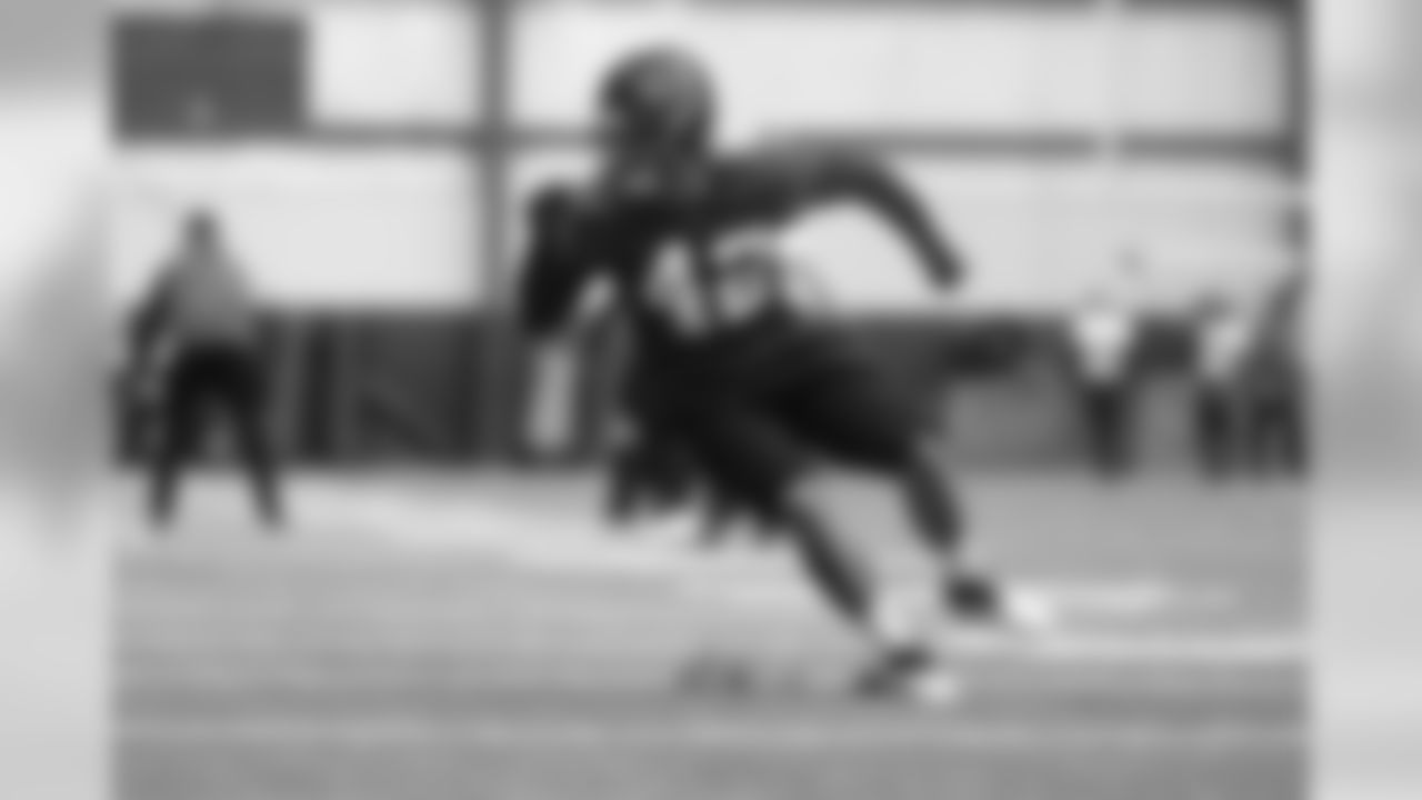 LB Duke Riley