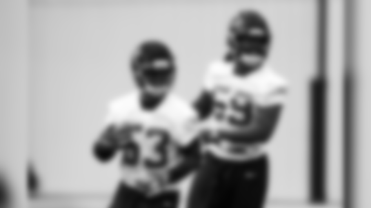LB Jermaine Grace, LB De'Vondre Campbell