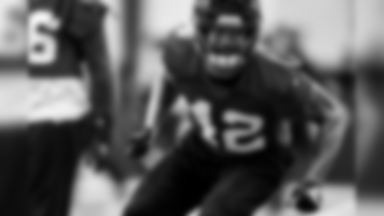 LB Duke Riley
