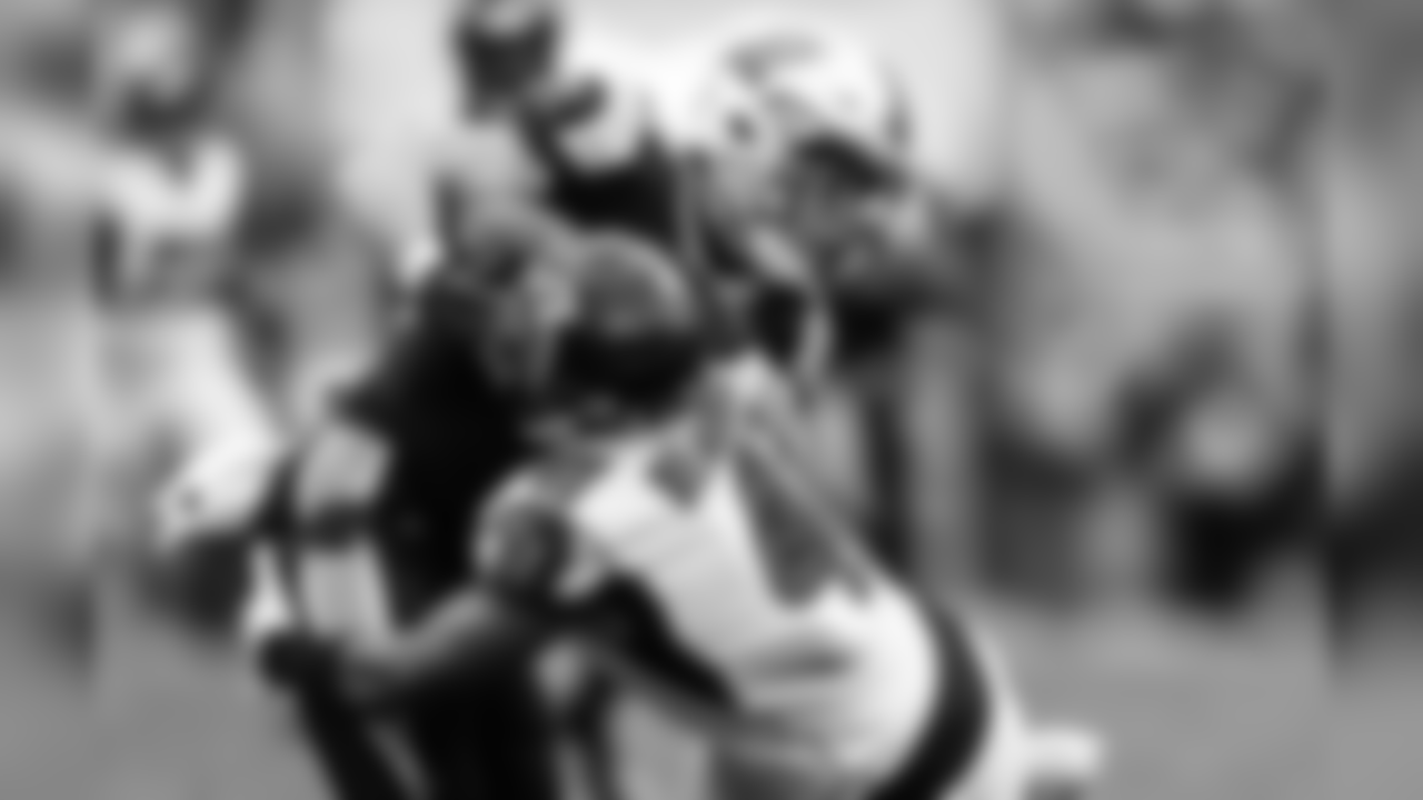 S Sharrod Neasman
Atlanta Falcons / Kara Durrette