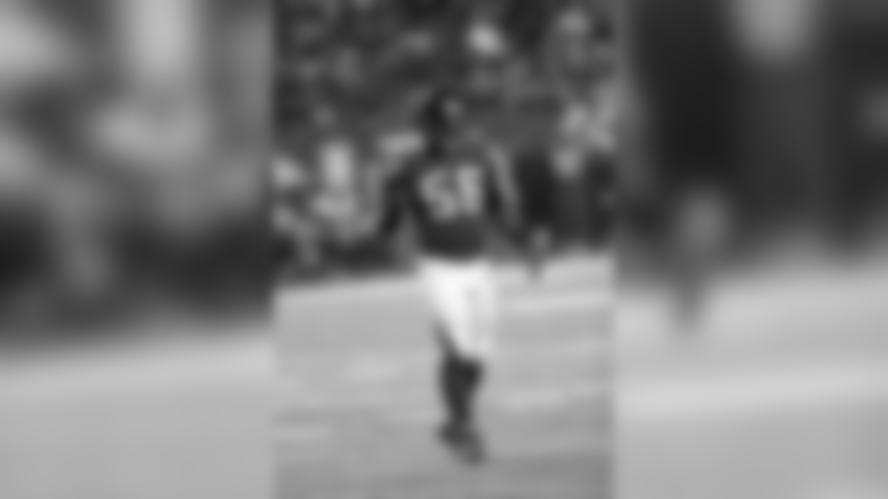 LB Sean Weatherspoon