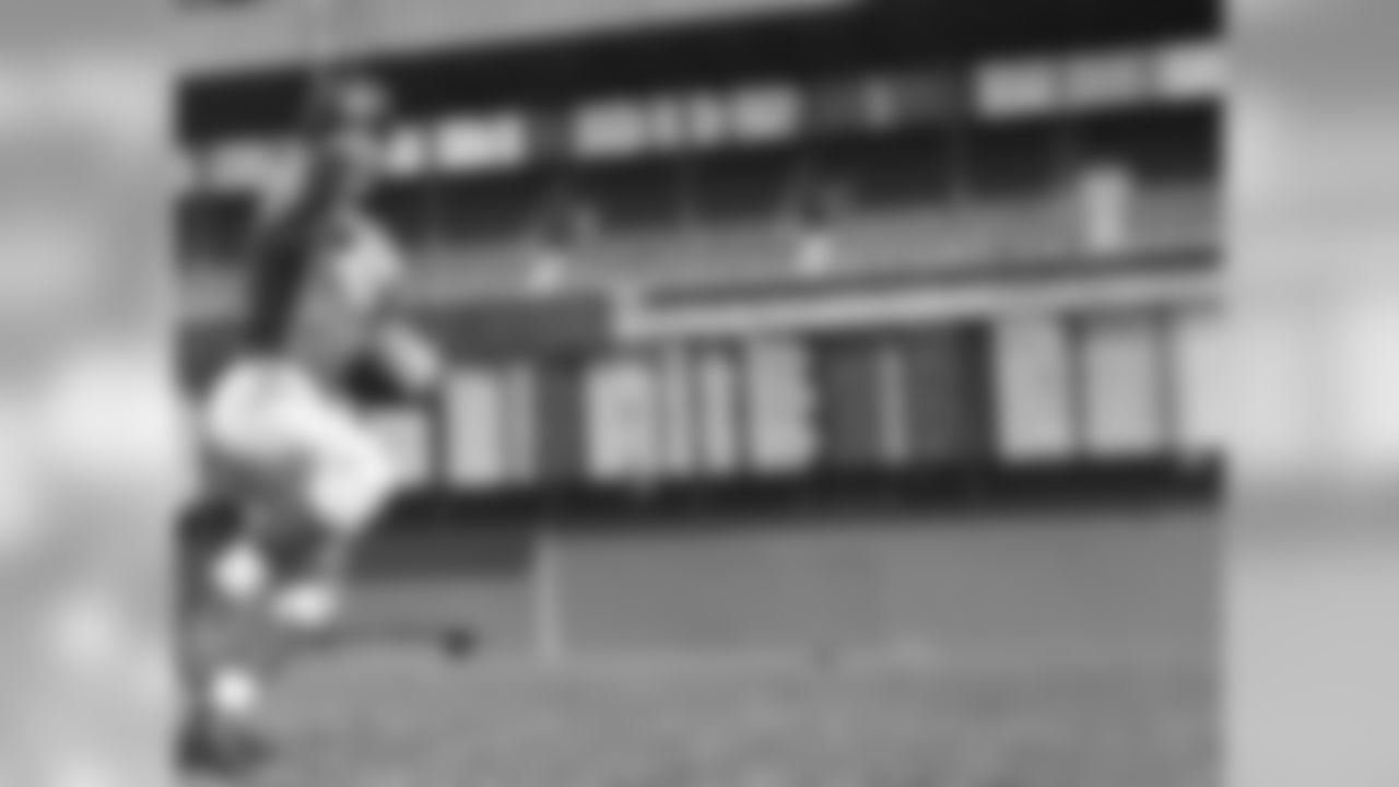 6) Tom Landry (1950-55) -- 31