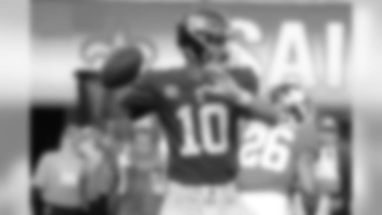 New York Giants quarterback Eli Manning looks to throw during the first half of an NFL football game against the New Orleans Saints, Sunday, Sept. 30, 2018, in East Rutherford, N.J. (AP Photo/Julio Cortez)