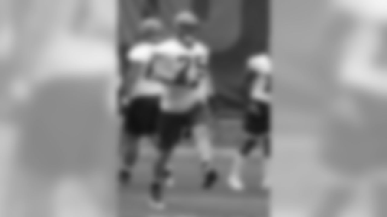 LT Joel Bitonio