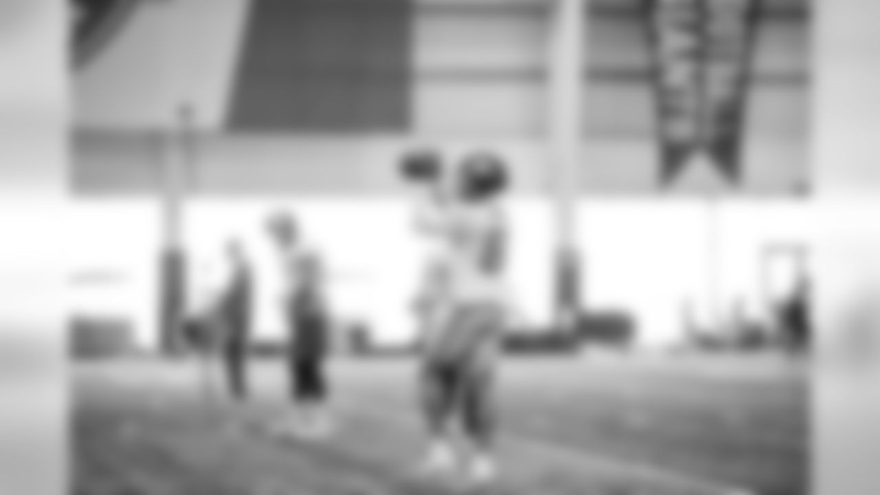 E_18_1220_GiantsPractice009