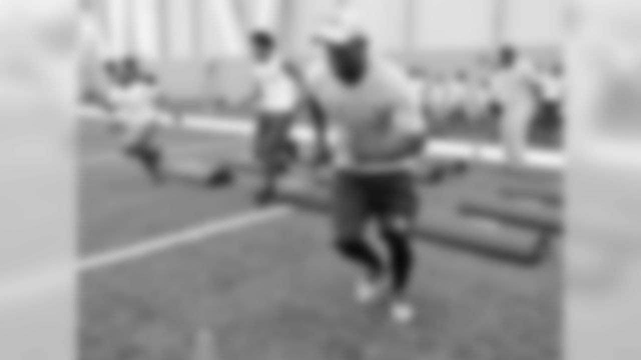Jacksonville Jaguars linebacker Telvin Smith holds a football camp Tuesday July 24, 2018 at the Dream Finders Home's Flex Field at Daily's Place in Jacksonville, Fl. (Rick Wilson/Jacksonville Jaguars)