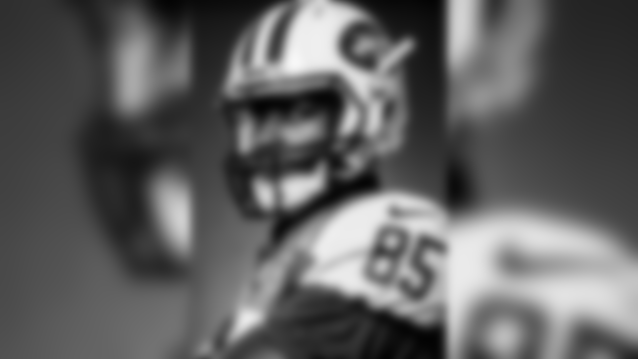 #86 Neal Sterling
