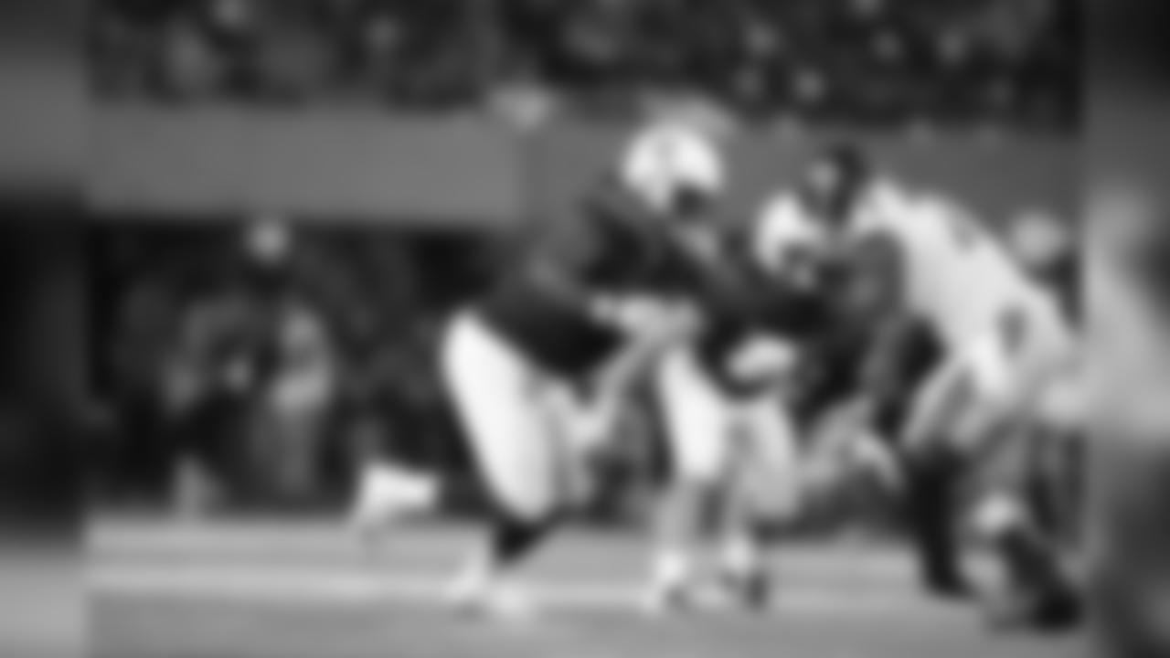 September 29, 2018. Junior defensive tackle PJ Johnson (52) during the Wildcats 24-20 loss to the Southern California Trojan. Arizona Stadium, Tucson, AZ.