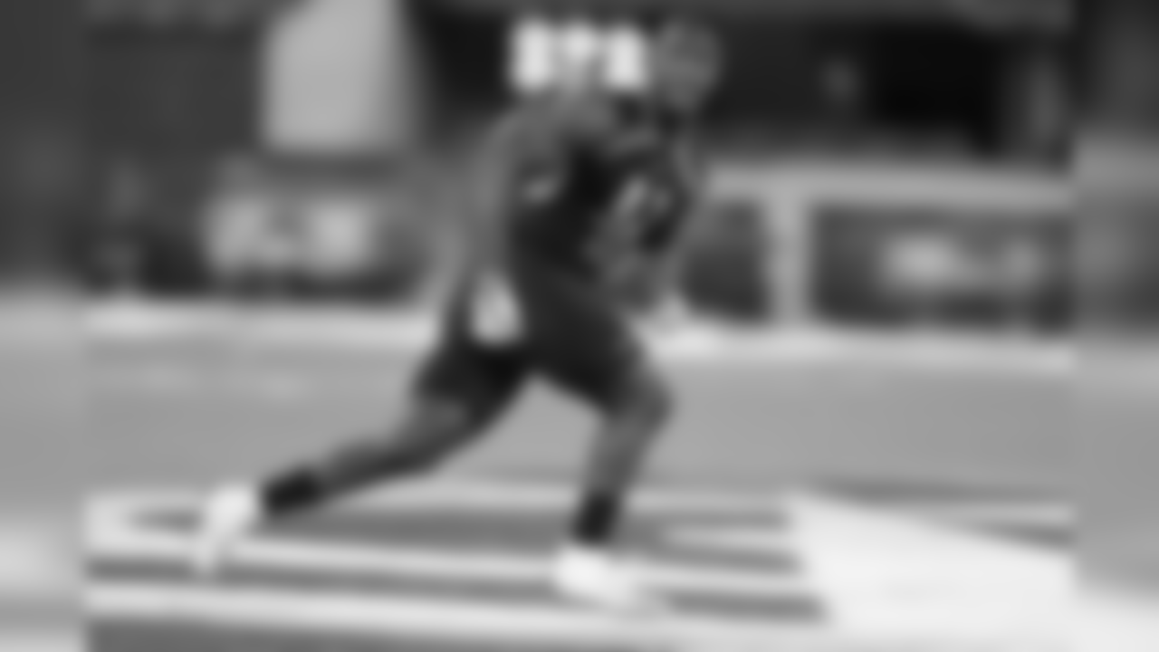 LSU linebacker Devin White runs a drill during the NFL football scouting combine, Sunday, March 3, 2019, in Indianapolis. (AP Photo/Darron Cummings)
