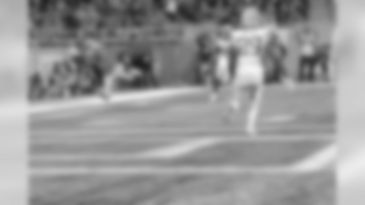 Detroit Lions wide receiver Marvin Jones Jr. (11) catches a touchdown during a NFL football game against the Green Bay Packers on Sunday, Oct. 7, 2018 in Detroit. (Detroit Lions via AP).