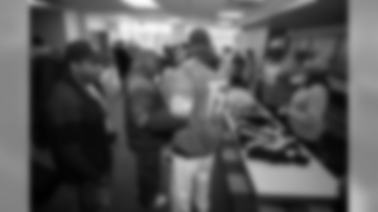 Lomas Brown talks with homeless veterans on Thursday, Nov. 8, 2018 in Detroit.