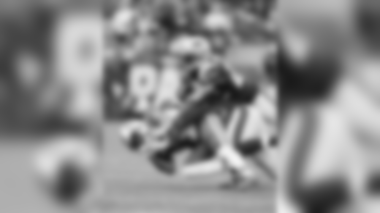 New York Jets wide receiver Devin Smith (19) is tackled by New England defenders Jamie Collins (91) and Justin Coleman (22) in action Sunday October 25, 2015 in Foxboro, Mass (Damian Strohmeyer via AP)