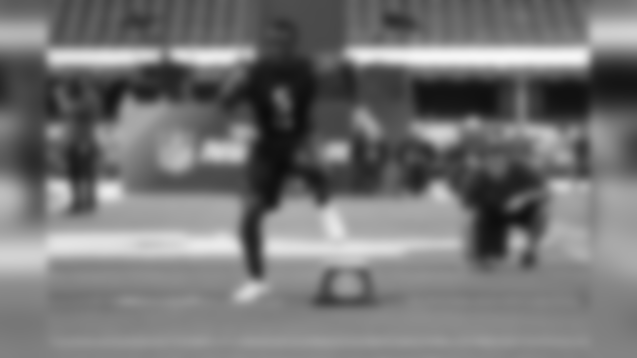 LB Oren Burks