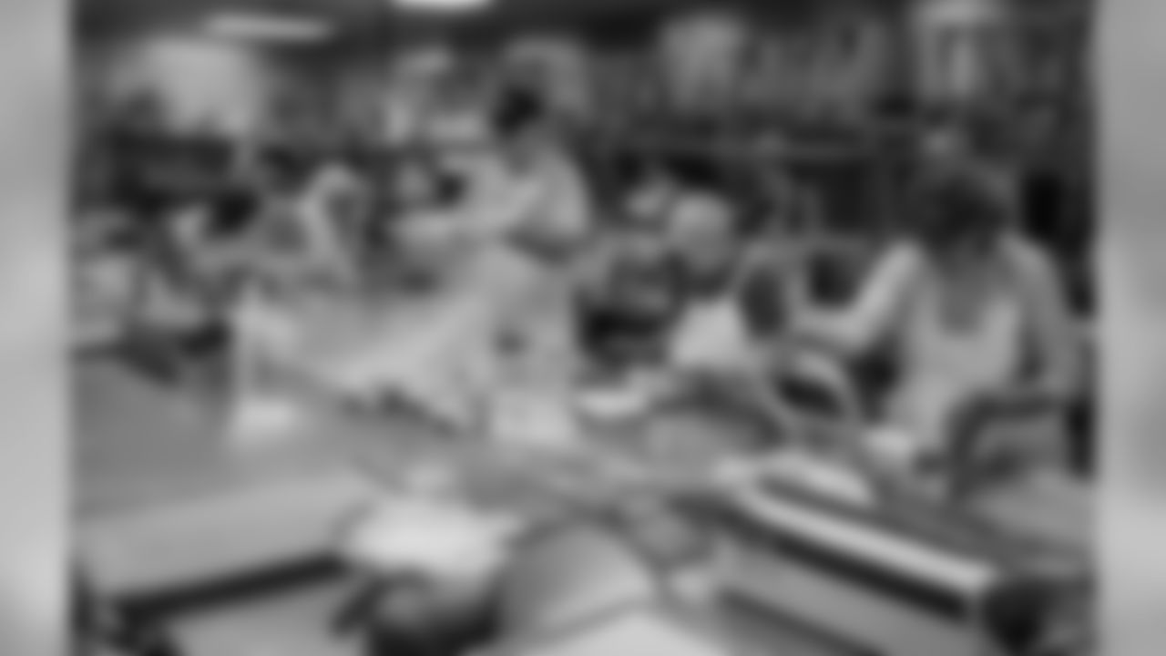 181121-thanksgiving-prep-melton-5