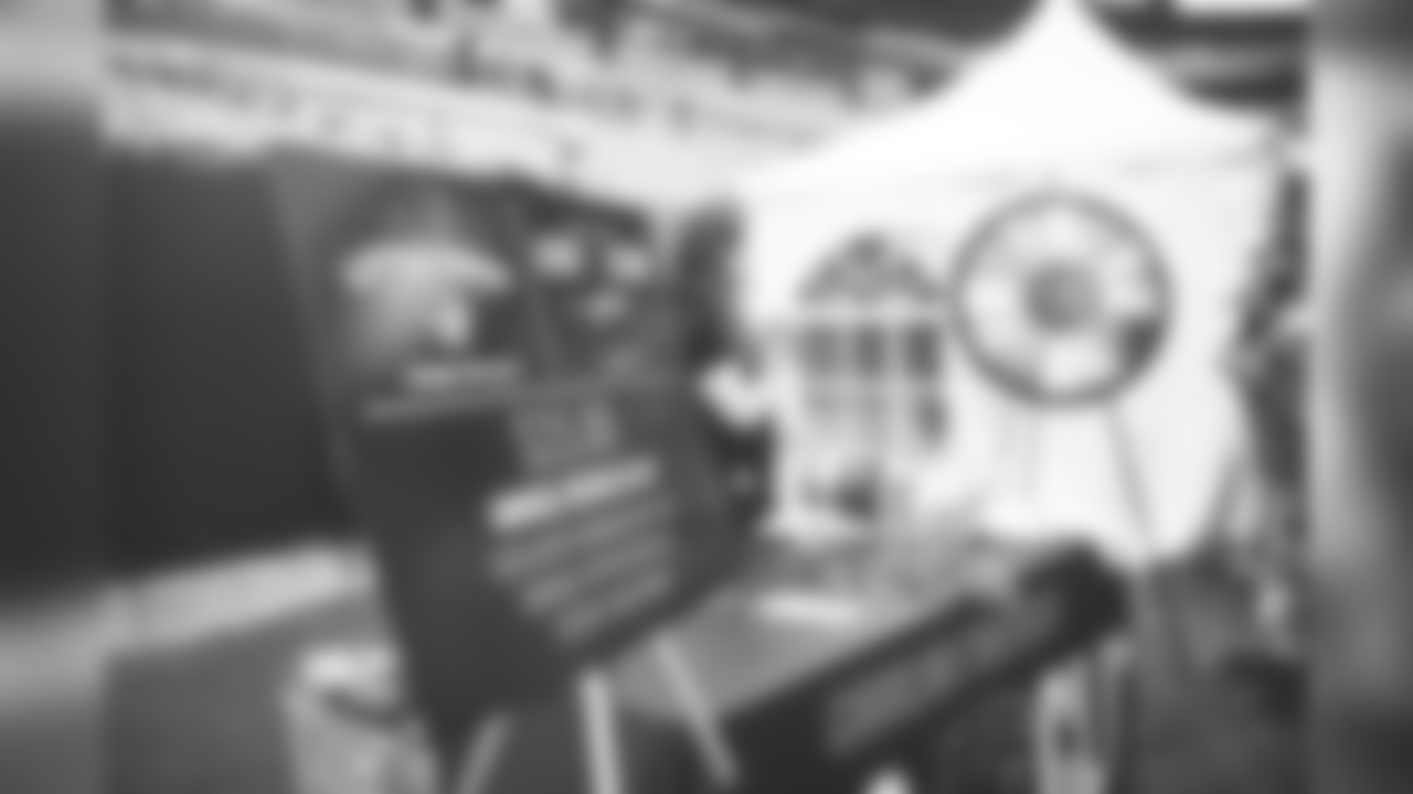 19042DraftParty_256